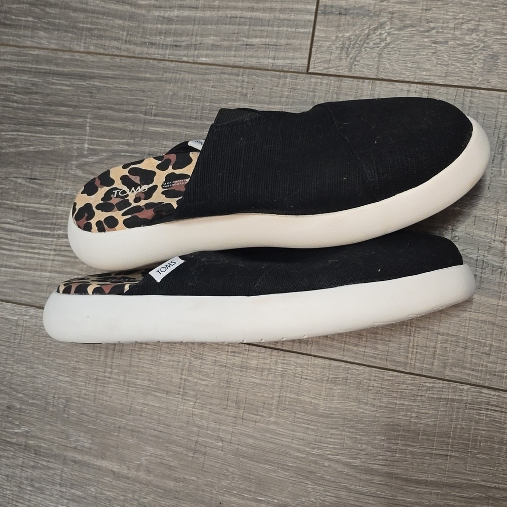 TOMS Black Mules with Leopard Print Insole. New Wuthout Tags. Size 8. - Picture 8 of 11